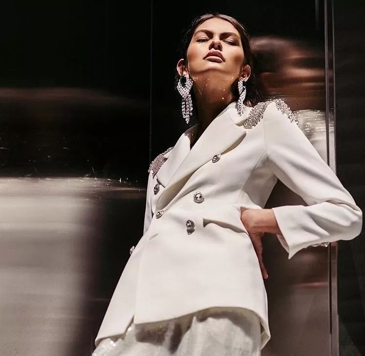 没有耳洞的明星是怎么戴耳环的,明星同款耳夹无耳洞