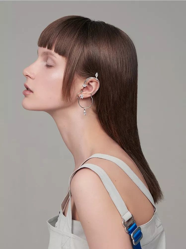 没有耳洞的明星是怎么戴耳环的,明星同款耳夹无耳洞