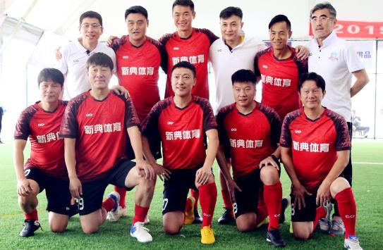 点燃青岛西海岸新区金沙滩啤酒城激情！2019首届草根英雄挑战中国传奇明星足球赛来了