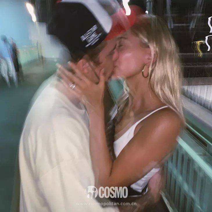 比伯海莉最近新消息,时尚典礼比伯海莉