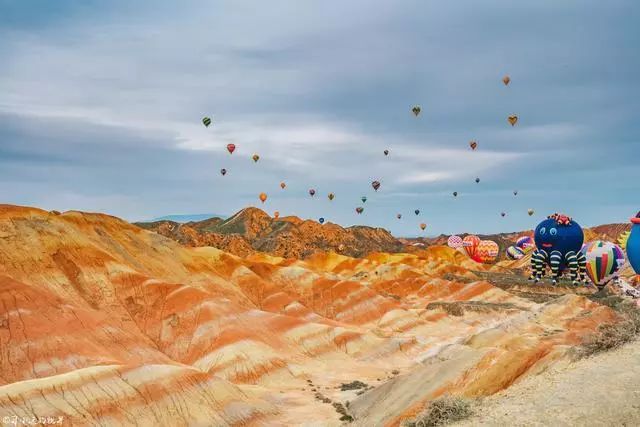 张掖七彩丹霞详细攻略,快来看看张掖七彩丹霞沿途美景