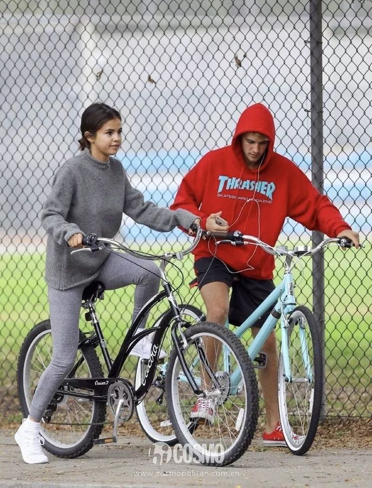 比伯海莉最近新消息,时尚典礼比伯海莉