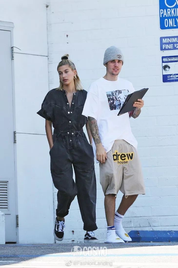 比伯海莉最近新消息,时尚典礼比伯海莉