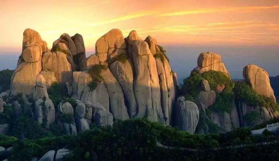 走看看沿途的风景完整版,富蕴县花岗岩地貌