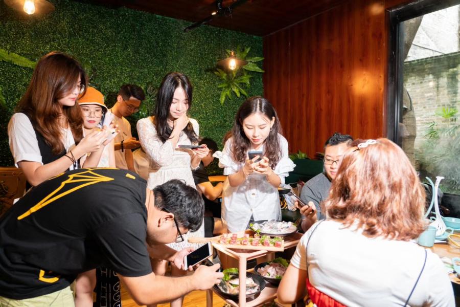 牛蛙火锅店加盟花龙阵热辣蛙火锅市场前景好