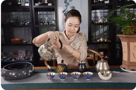 用银壶煮水对身体好不好,用银壶烧水泡茶真的好吗