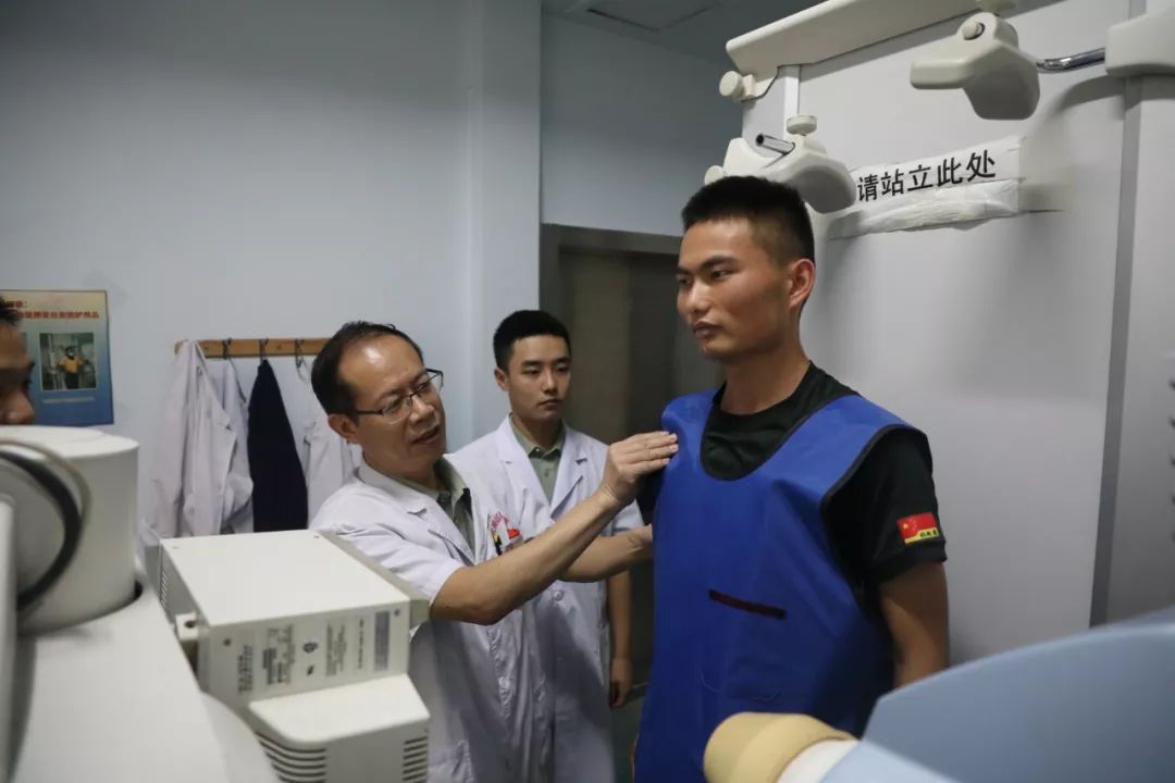 一位医学老专家的“人生处方”——爱能包治百“病”