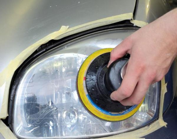 汽车大灯发黄靠谱的做法,汽车大灯发黄怎样才能变亮