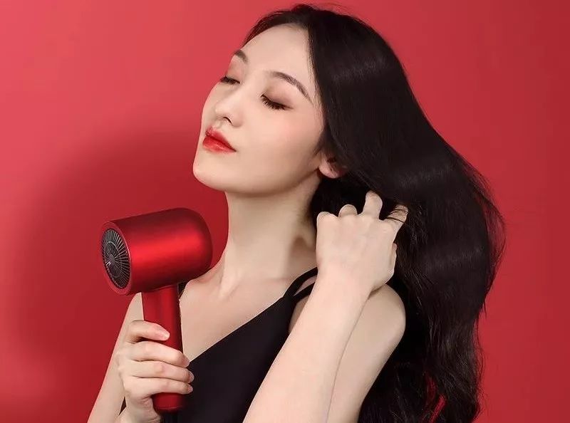 戴森顺滑直发,戴森适合吹毛躁发质吗