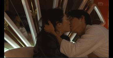 *拍偷**岛国牛郎店，一夜狂揽5500万，比男优更赚钱的就是他了