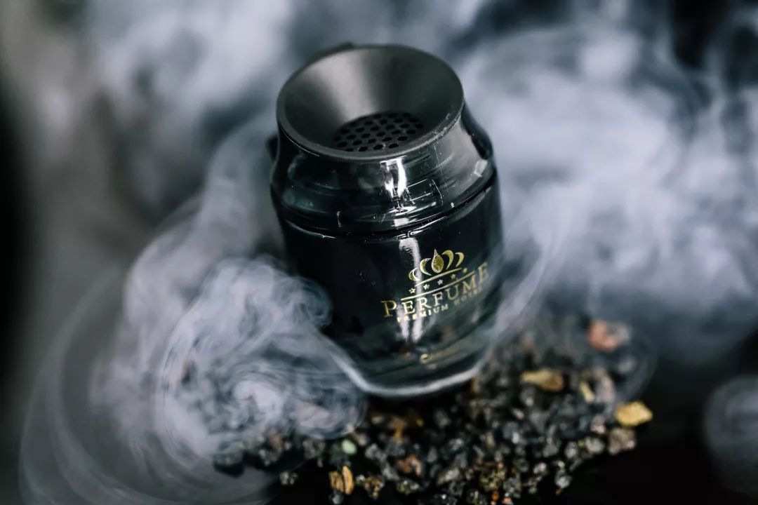 把世界上zui「火热」的石头，封进小罐，老司机一眼就沦陷