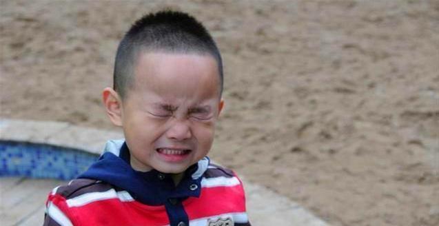 婴儿把石灰弄到眼睛里会怎么样,孩子把石灰撒进眼睛