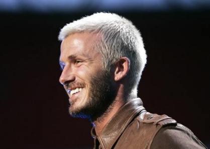 用啤酒和淘米水洗头，白发真能变黑吗？