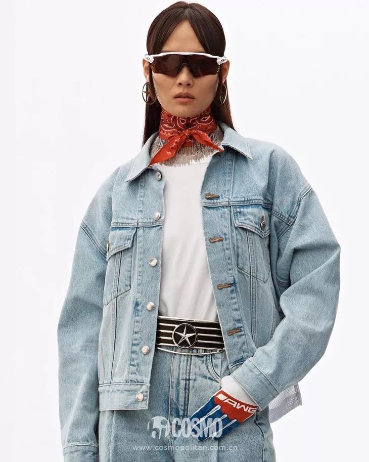 牛仔外套怎么搭配显瘦,落肩牛仔外套显人胖还是显瘦