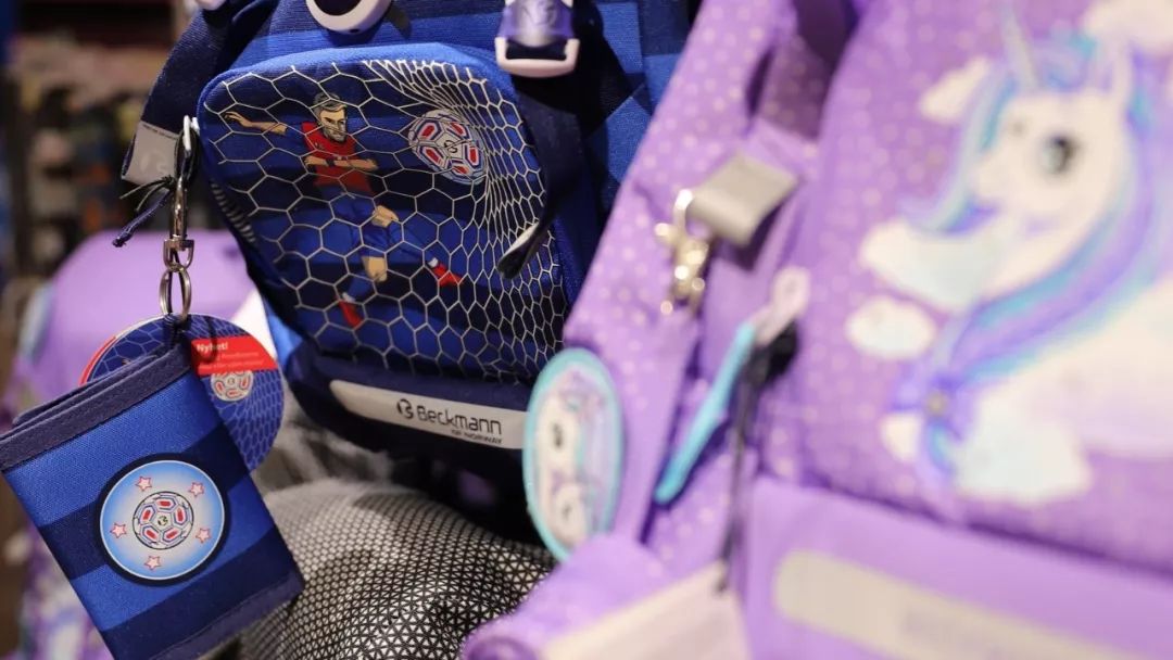 我是男孩，我喜欢紫色书包！一位挪威妈妈的刷屏日记