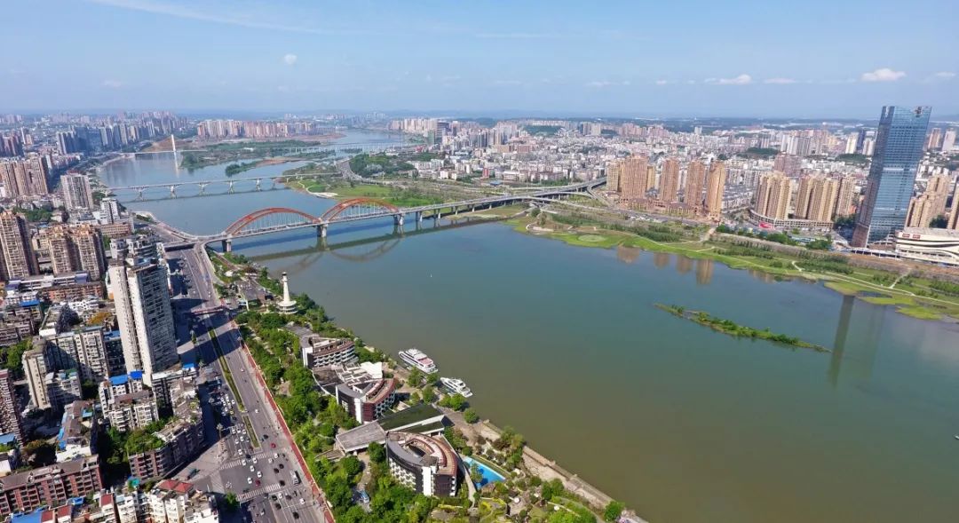 南充加快建成省域经济副中心,南充成渝第二城全省经济副中心