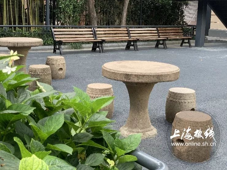TA藏在静安，可能是市中心最袖珍公园，重温老上海的儿时记忆