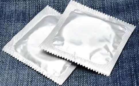 女子用避孕套染病的背后，是一个暴利500%的行业