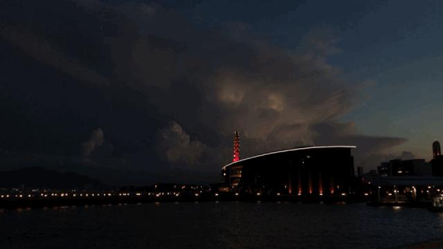 镶嵌47400颗水晶的楼梯花2千万登上这艘船的20万人都来打卡拍照