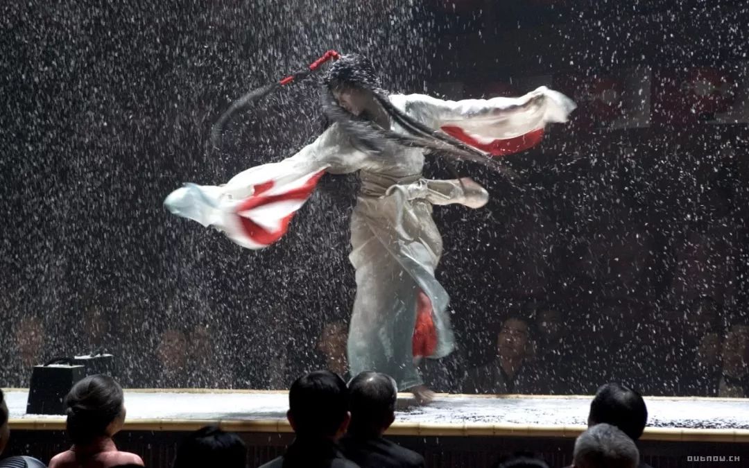 日本首相一年工资,日本首相的工资以及补贴