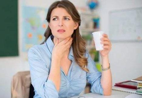 声音沙哑咽喉肿痛怎么办,声音嘶哑喉咙肿痛吃什么药