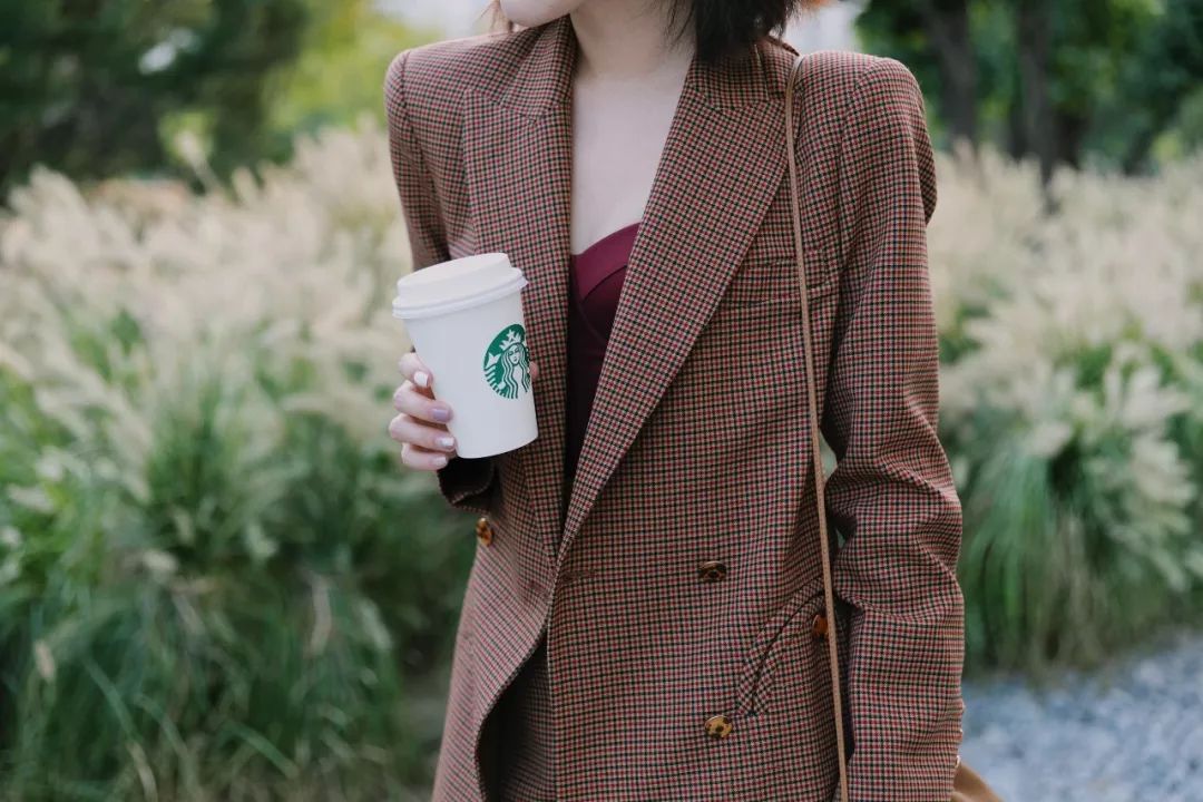 秋季灵感碰瓷-今年没有一件这样的「南瓜色」单品，都不算秋天