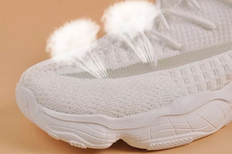 变态脚感，超级百搭！火遍全球的椰子鞋，又靓又撩潮到爆