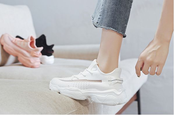 变态脚感，超级百搭！火遍全球的椰子鞋，又靓又撩潮到爆