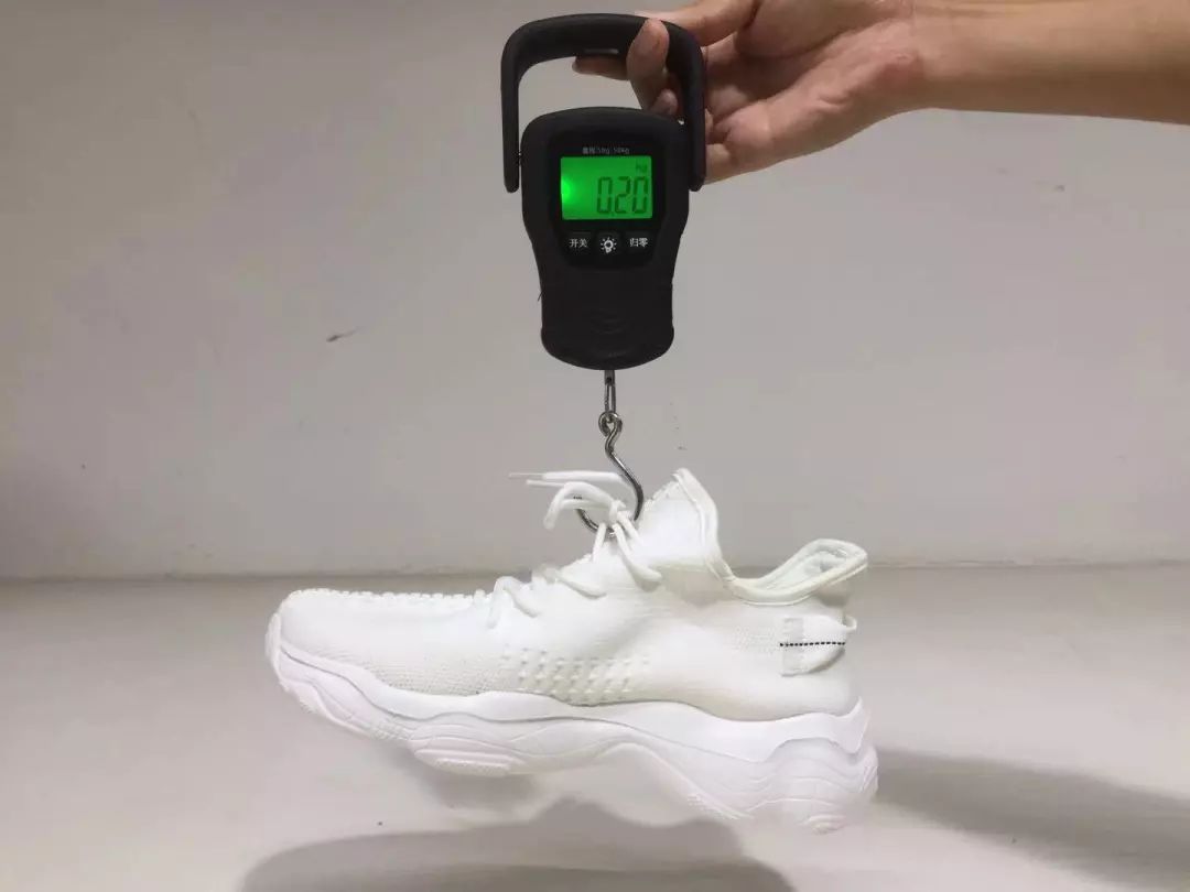 变态脚感，超级百搭！火遍全球的椰子鞋，又靓又撩潮到爆