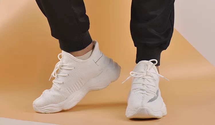 变态脚感，超级百搭！火遍全球的椰子鞋，又靓又撩潮到爆