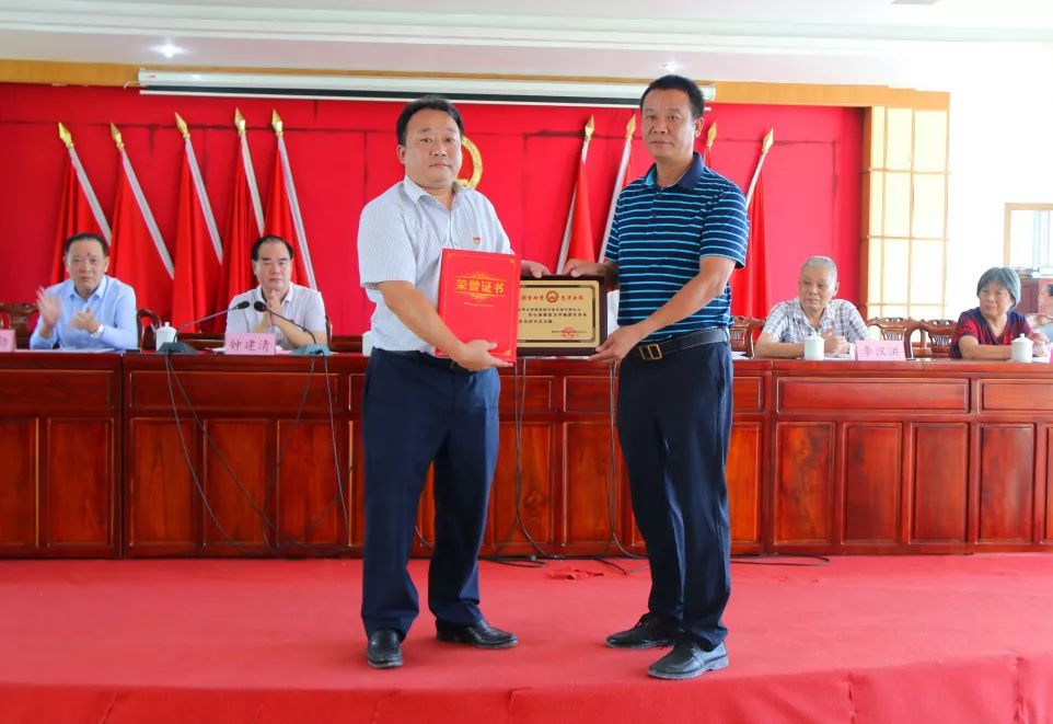 华城，百万奖师生，“五心”抓教育！