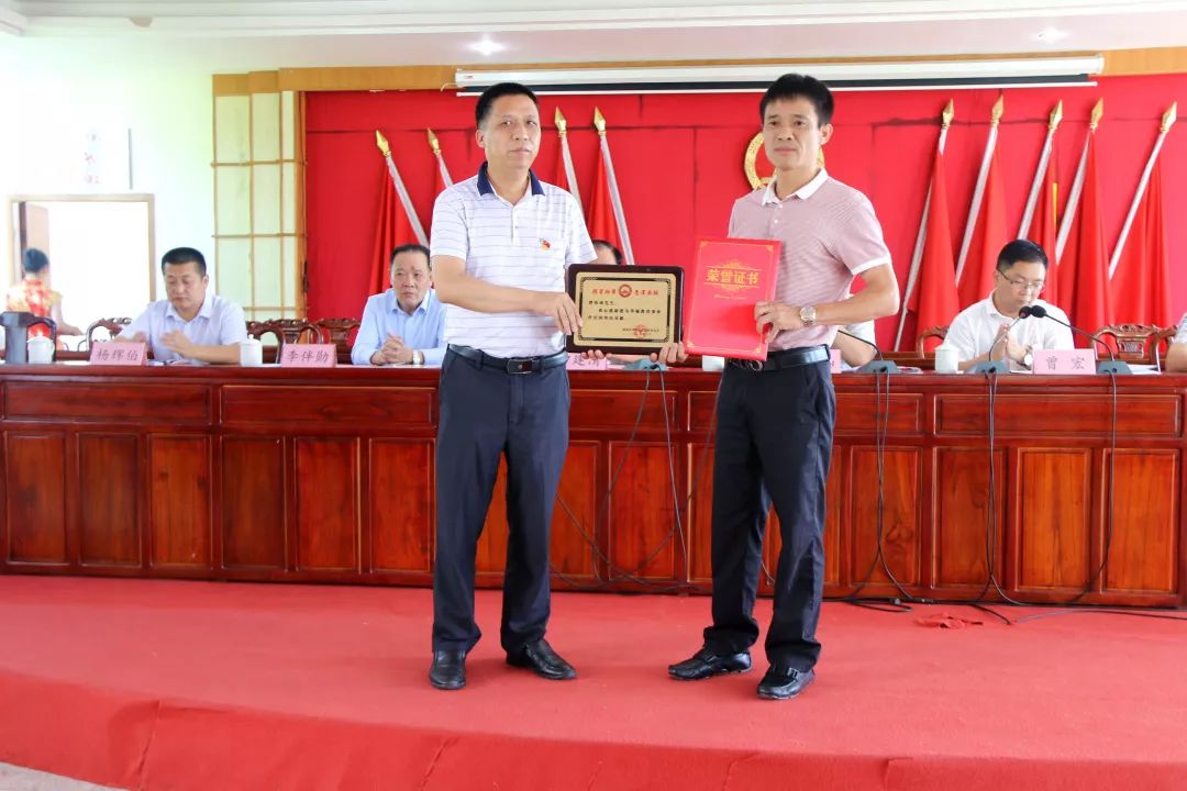 华城，百万奖师生，“五心”抓教育！