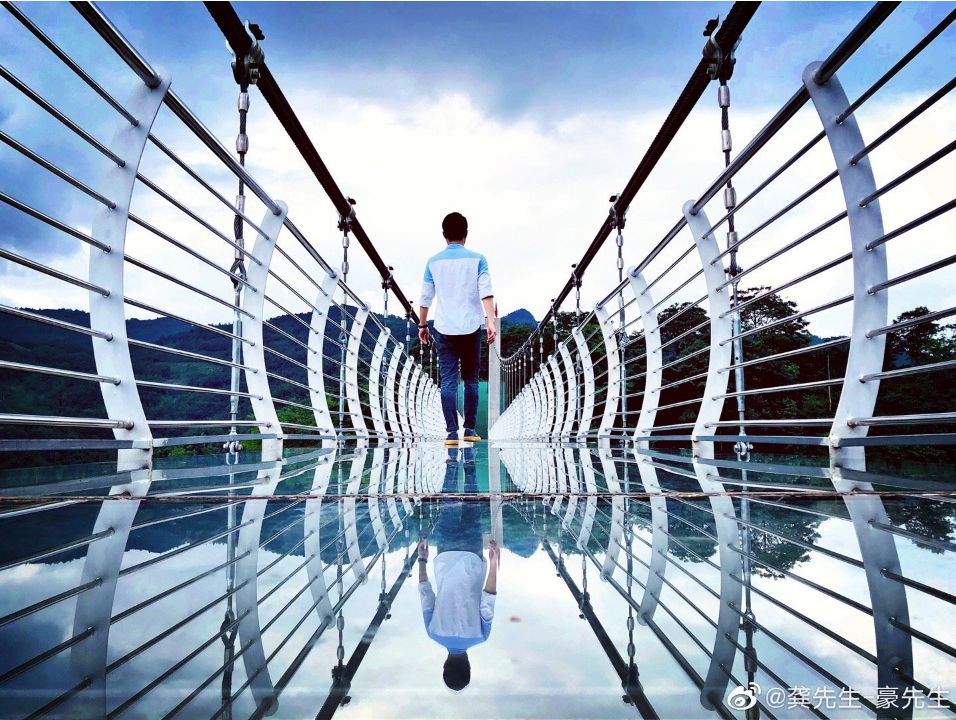 成都有没有玻璃栈道景点,成都最长的玻璃栈道