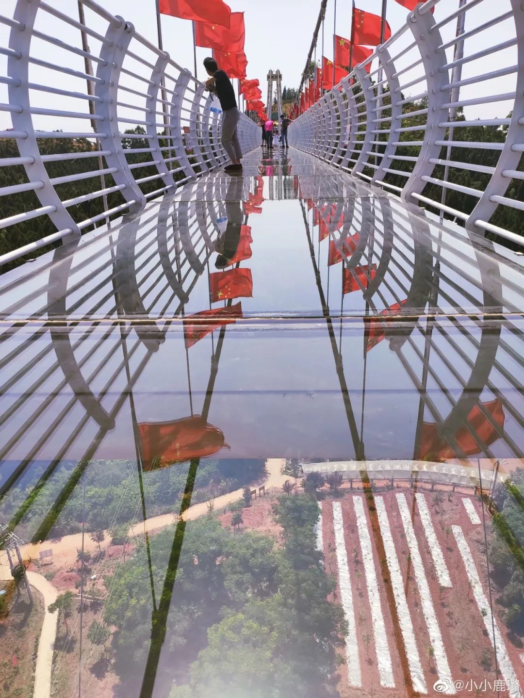 成都有没有玻璃栈道景点,成都最长的玻璃栈道