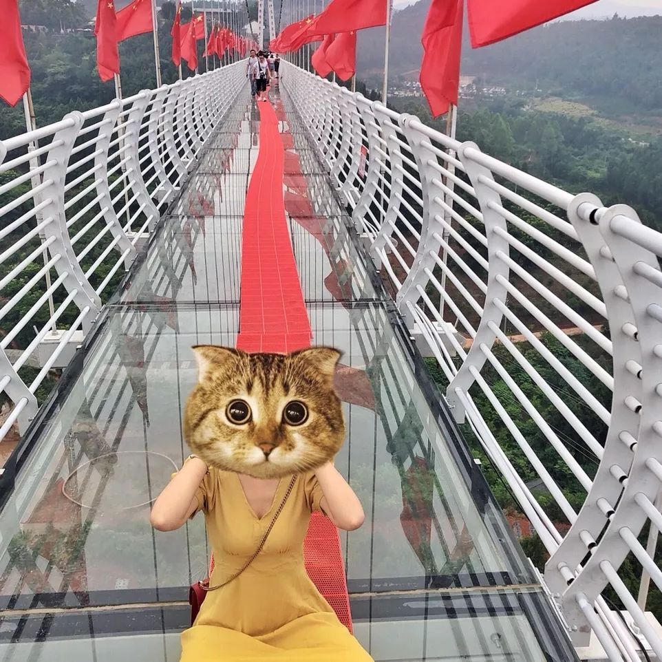 成都有没有玻璃栈道景点,成都最长的玻璃栈道