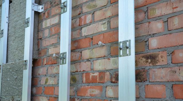 外墙渗水内墙修补行不行,土建施工飘窗渗水到内墙怎么堵漏