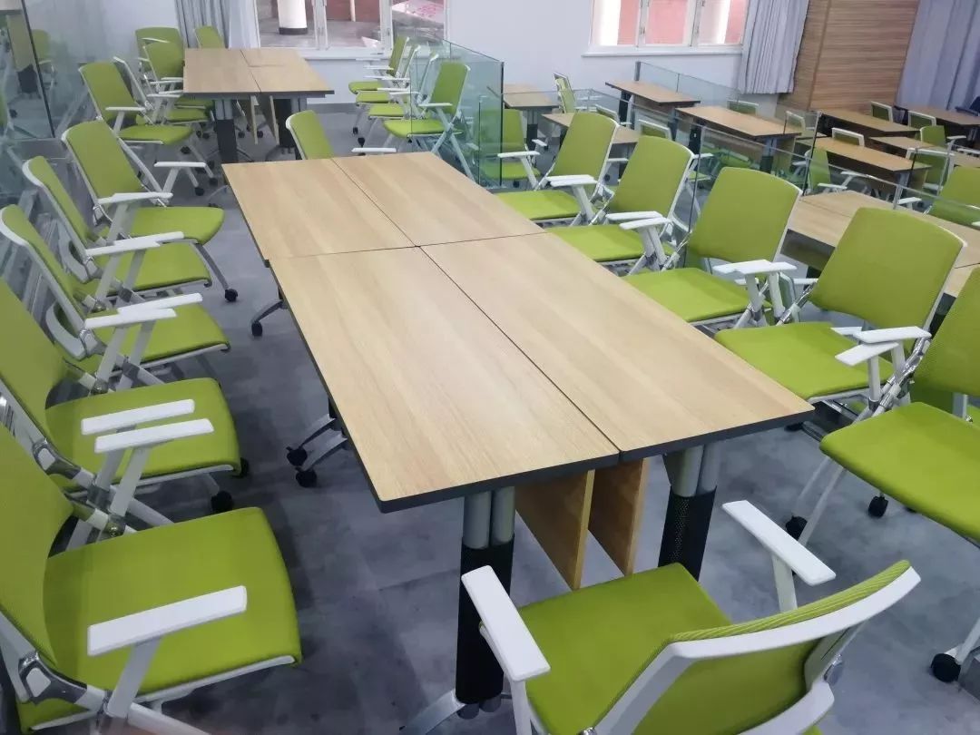 科技感爆棚的教室,科技感十足教室