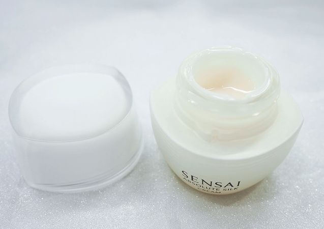 嘉娜宝保湿滋润全身身体乳,保湿粉底霜嘉娜宝