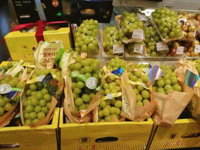 青岛超市卖的东西,中秋超市买东西的图片