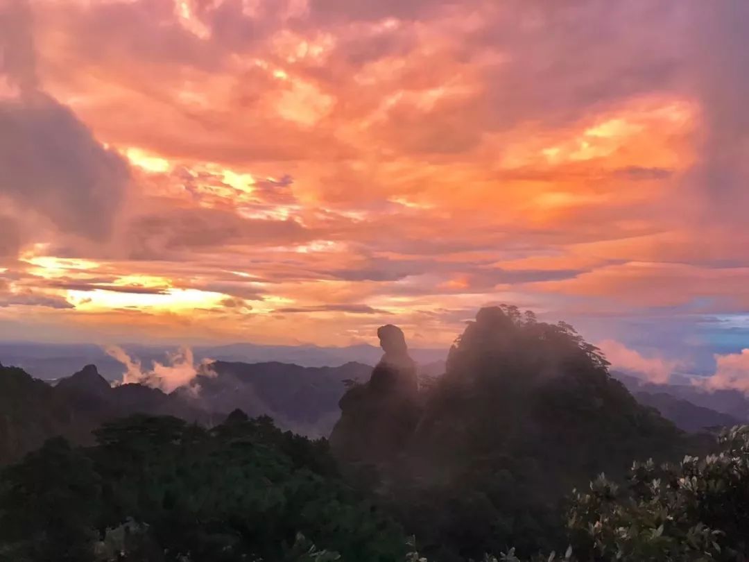 “三清赏明月，天涯共此时”，三清山女神邀你共度月圆之夜！
