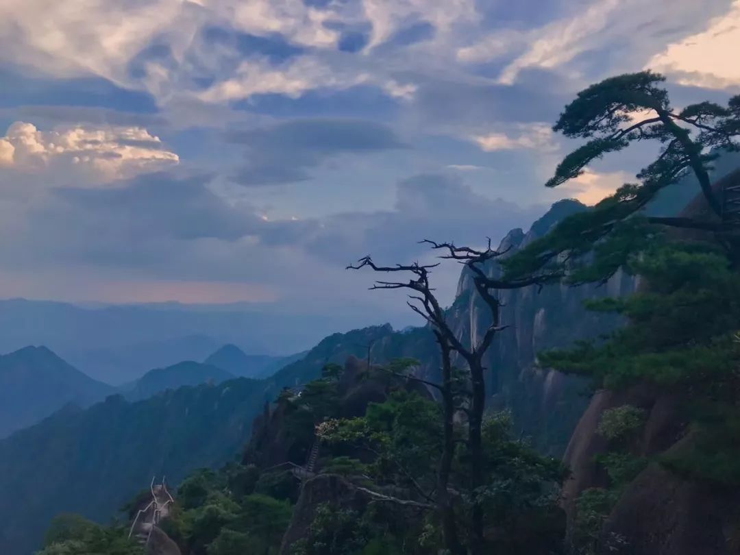 “三清赏明月，天涯共此时”，三清山女神邀你共度月圆之夜！