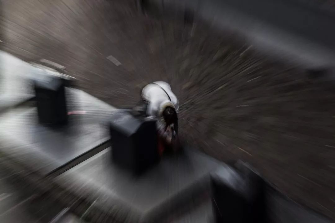 女的经常胡言乱语是什么病,女性胡言乱语疯疯癫癫是怎么回事