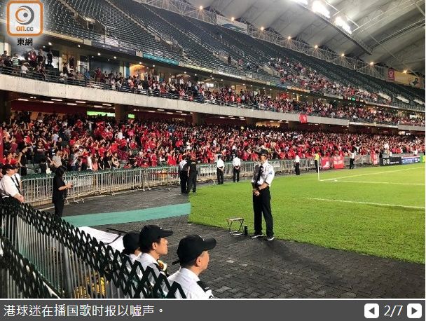 野球场出现如此暴力一幕,慎入野球场上惊现残暴一幕