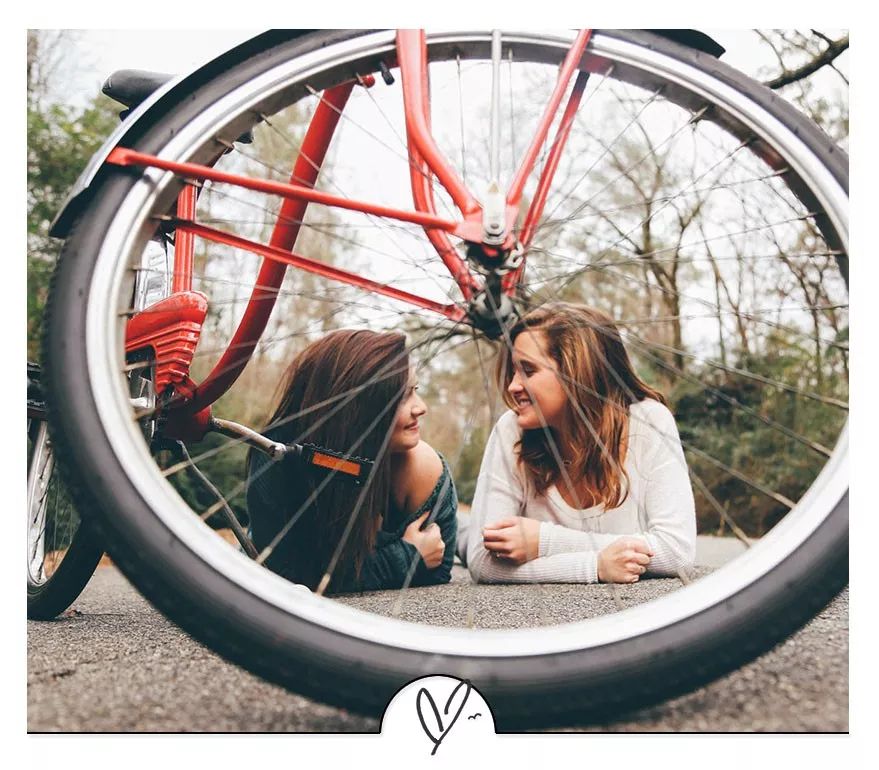 朋友圈拉投票幽默简短句子,10个幽默句子