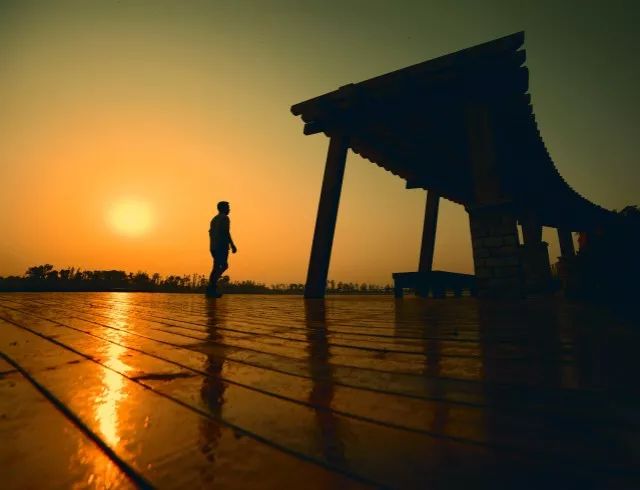 什邡，我想和你谈一辈子恋爱