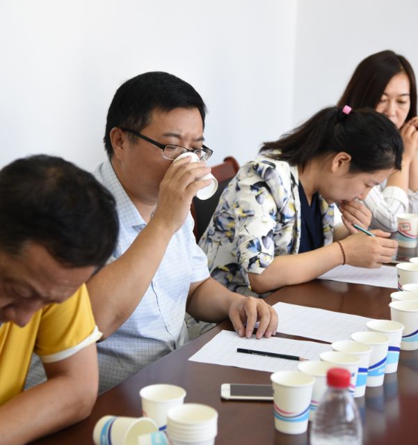 读者品评会：瓶装水，天然更健康