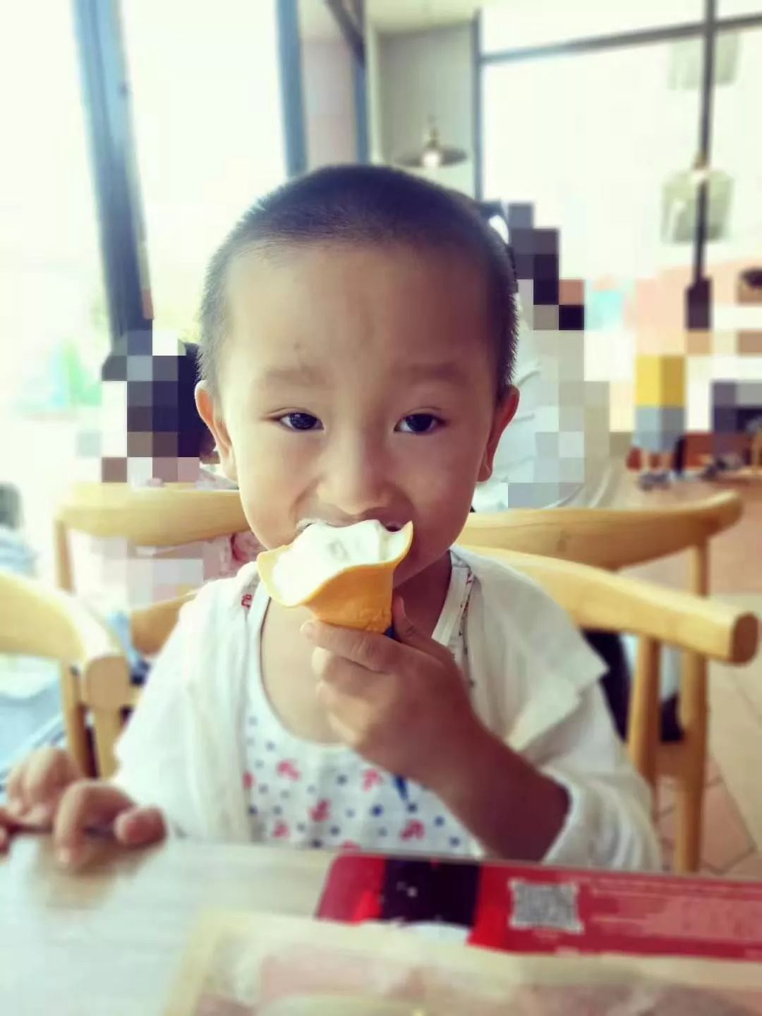 其他培训班上从未见过的高端英语内容，短短一个月我竟然可以和孩子说这么多