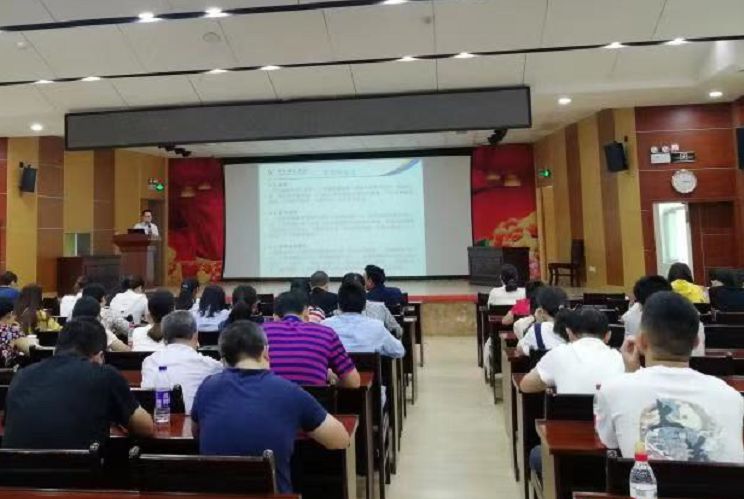 湘航医瞬间：召开岳麓区性病最新诊疗和综合防治的业务培训