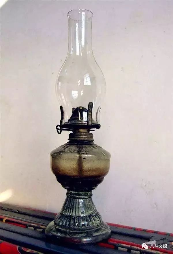 小孩模仿小野爆米花,模仿做爆米花导致爆炸