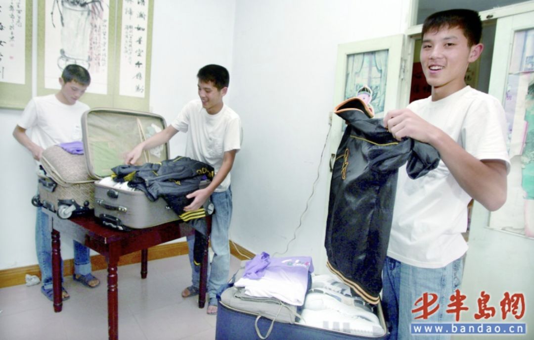 三胞胎十年*考前**进一所大学，高考分数连号！刚刚又同天结婚！又相信缘分了……